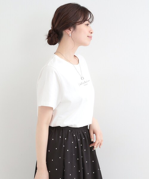 SHOO・LA・RUE（シューラルー）の「【綿100%/プチプラ/S-LL】カジュアルすぎない フェミニンプリントTシャツ（Tシャツ/カットソー・レディース・チャコールグレー/ホワイト系1/ホワイト系2/ピンク系1・01/02/03/04）」の14枚目の写真