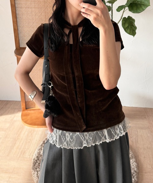 MUHET(ミュエータ)の「sheer velours front tie design top / シアーベロアフロントタイデザイントップス(Tシャツ/カットソー・レディース・ネイビー/ピンク/ブラウン・FREE)」の13枚目の写真