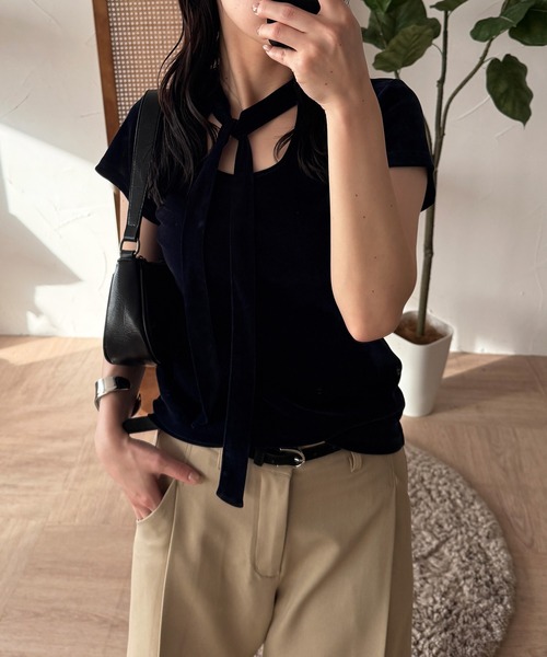MUHET(ミュエータ)の「sheer velours front tie design top / シアーベロアフロントタイデザイントップス(Tシャツ/カットソー・レディース・ネイビー/ピンク/ブラウン・FREE)」の5枚目の写真