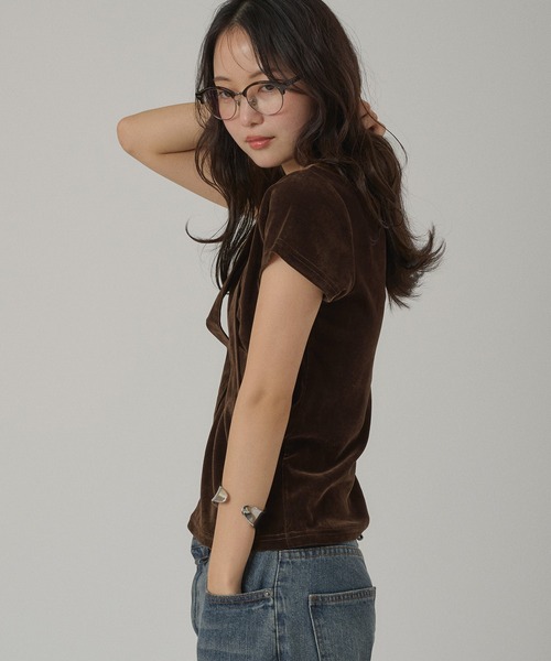 MUHET(ミュエータ)の「sheer velours front tie design top / シアーベロアフロントタイデザイントップス(Tシャツ/カットソー・レディース・ネイビー/ピンク/ブラウン・FREE)」の15枚目の写真