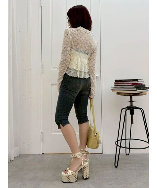 EVRIS（エヴリス）の「スタッズレースリボンシャツ（シャツ/ブラウス・レディース・アイボリー/ブラック・FREE）」の3枚目の写真