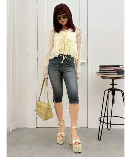 EVRIS（エヴリス）の「スタッズレースリボンシャツ（シャツ/ブラウス・レディース・アイボリー/ブラック・FREE）」の4枚目の写真