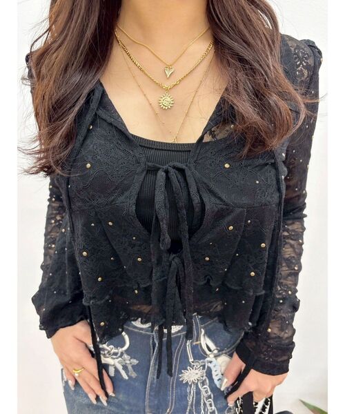 EVRIS（エヴリス）の「スタッズレースリボンシャツ（シャツ/ブラウス・レディース・アイボリー/ブラック・FREE）」の5枚目の写真