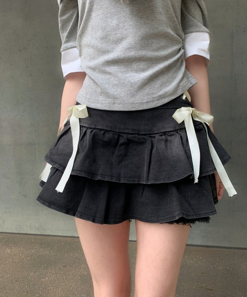 VEILA(ヴェイラ)の「リボンデザインフリルデニムミニスカート(スカート・レディース・ブラック/ブルー・L/M/S)」の4枚目の写真