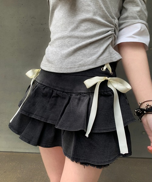 VEILA(ヴェイラ)の「リボンデザインフリルデニムミニスカート(スカート・レディース・ブラック/ブルー・L/M/S)」の3枚目の写真