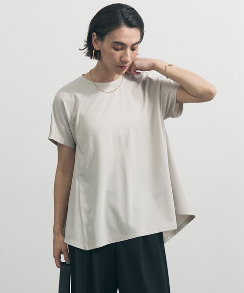 UNFILO(アンフィーロ)の「【一部店舗限定カラー】BEAUTY FORM-T フレアTシャツ(Tシャツ/カットソー・レディース・ホワイト系/レッド系/グレー系/ネイビー系/ベージュ系/ブラック系1/ブラック系・SMALL/MEDIUM/LARGE)」の14枚目の写真