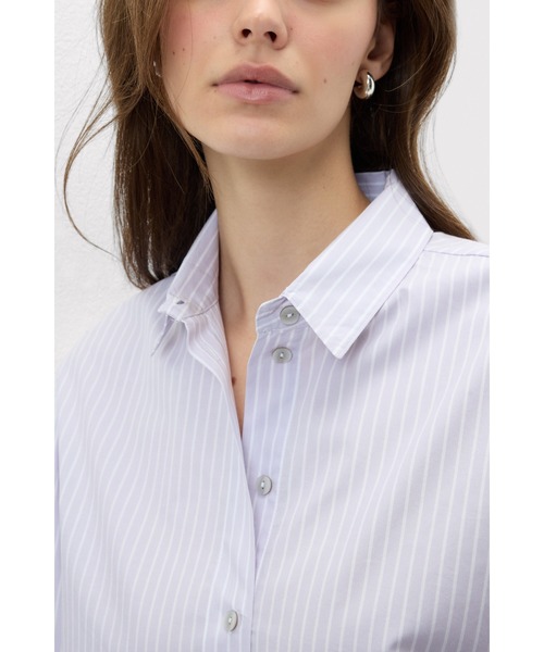 Intimissimi(インティミッシミ)の「"Love Me Tender" ストライプ コットンファブリック シャツ(シャツ/ブラウス・レディース・ライトパープル・M/S/L)」の6枚目の写真