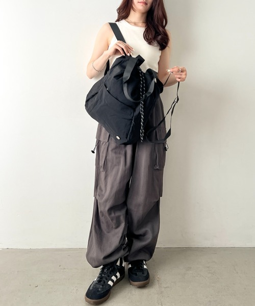 wears(ウェアーズ)の「【A4収納可】2wayドローストリングナイロンバックパック トートバッグ(バックパック/リュック・レディース・ブラック/ベージュ/ライトベージュ・FREE)」の16枚目の写真