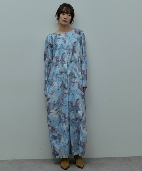 flaeu(フラユ)の「Blur Flower All-in-One(つなぎ/オールインワン・レディース・ピンク/ブルー・1/2)」の5枚目の写真