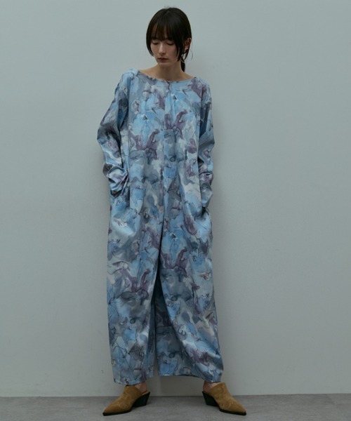 flaeu(フラユ)の「Blur Flower All-in-One(つなぎ/オールインワン・レディース・ピンク/ブルー・1/2)」の7枚目の写真