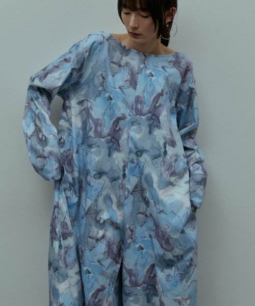 flaeu(フラユ)の「Blur Flower All-in-One(つなぎ/オールインワン・レディース・ピンク/ブルー・1/2)」の9枚目の写真