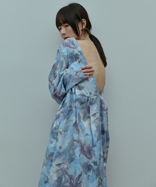 flaeu(フラユ)の「Blur Flower All-in-One(つなぎ/オールインワン・レディース・ピンク/ブルー・1/2)」の4枚目の写真