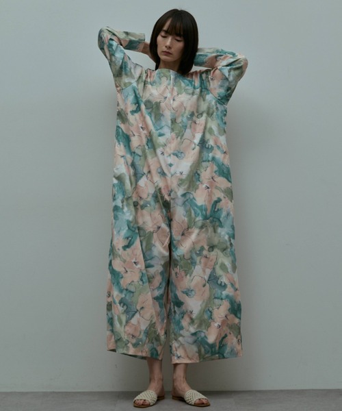 flaeu(フラユ)の「Blur Flower All-in-One(つなぎ/オールインワン・レディース・ピンク/ブルー・1/2)」の14枚目の写真