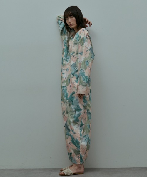 flaeu(フラユ)の「Blur Flower All-in-One(つなぎ/オールインワン・レディース・ピンク/ブルー・1/2)」の15枚目の写真