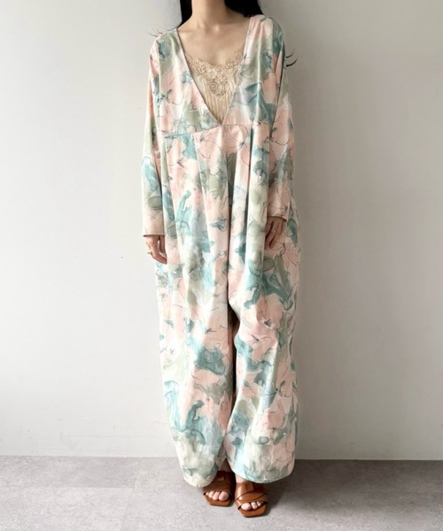 flaeu(フラユ)の「Blur Flower All-in-One(つなぎ/オールインワン・レディース・ピンク/ブルー・1/2)」の19枚目の写真