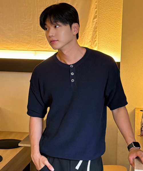 KNITTED(ニッティド)の「クールエバー ヘンリーネック 半袖ニット NAVY(ニット/セーター・レディース・その他・MEDIUM/LARGE/X-LARGE)」の1枚目の写真