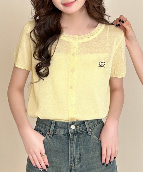 DAY CLOSET(デイ クローゼット)の「【ほどよい透け感】半袖ハートワンポイント サマー ニット カーディガン レディース(カーディガン/ボレロ・レディース・ブラック/イエロー/ライトブルー/アイボリー/ピンク・FREE)」の4枚目の写真
