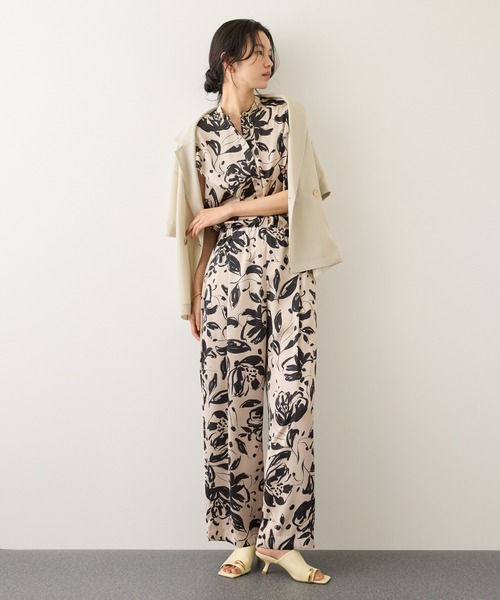 ROPE'(ロペ)の「【DEVEAUX(デヴォー)】フラワープリントドレープカラーブラウス/セットアップ対応(シャツ/ブラウス・レディース・ベージュ系その他/ブラック系その他・FREE)」の21枚目の写真