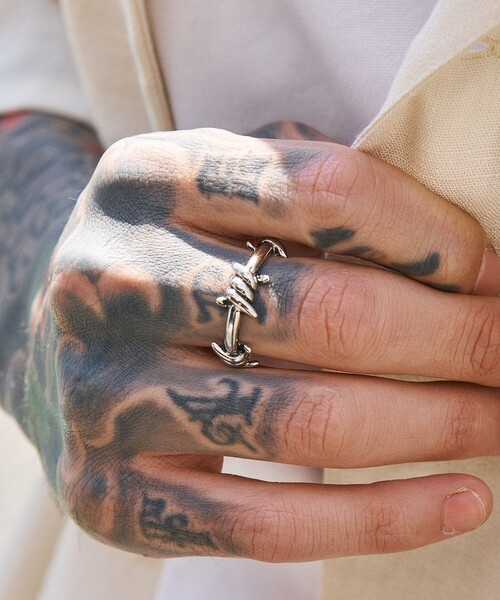 Subciety(サブサエティ)の「Barbed wire ring(リング・メンズ・シルバー・15号/21号/19号/17号)」の18枚目の写真