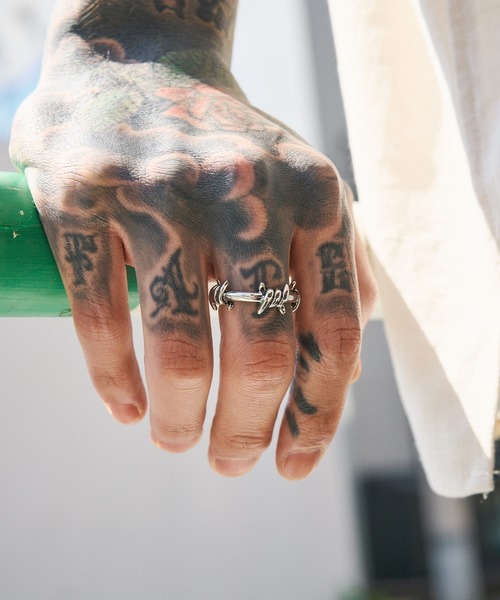 Subciety（サブサエティ）の「Barbed wire ring（リング・メンズ・シルバー・15号/21号/19号/17号）」の3枚目の写真