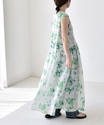 quaranciel:〈洗濯機可能〉ボタニカル プリント クルーネック ギャザー ワンピース