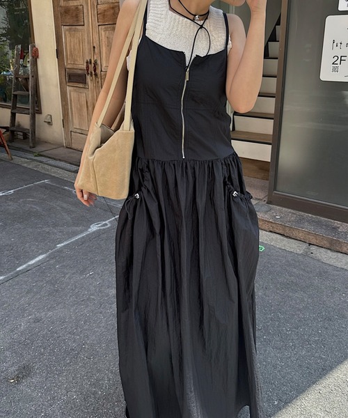 nananamoe(ナナナモエ)の「gather drawstring front zip nylon cami OP / ギャザードローストリングフロントジップナイロンキャミワンピース(ワンピース・レディース・ライトベージュ/ブラック・FREE)」の2枚目の写真