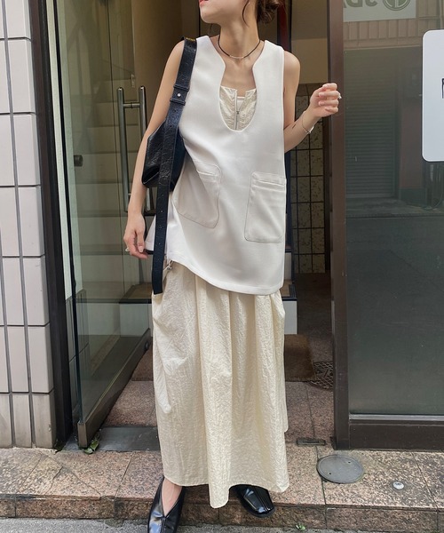 nananamoe(ナナナモエ)の「gather drawstring front zip nylon cami OP / ギャザードローストリングフロントジップナイロンキャミワンピース(ワンピース・レディース・ライトベージュ/ブラック・FREE)」の22枚目の写真