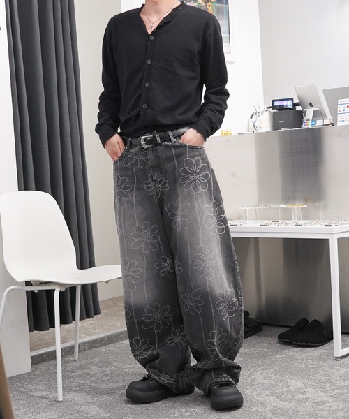 GLARE(グレア)の「【GLARE】フラワー抜染 バルーンデニムパンツ / Floral Dye-Out Balloon Denim Pants(デニムパンツ・メンズ・ブルー/ブラック・L/M/S)」の5枚目の写真