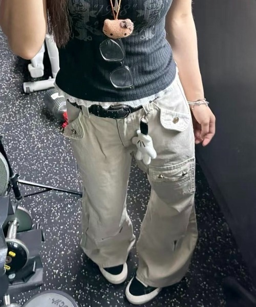 LADY LIKE(レディライク)の「ファスナーポケット付きカーゴパンツ(その他パンツ・レディース・アイボリー・M)」の2枚目の写真