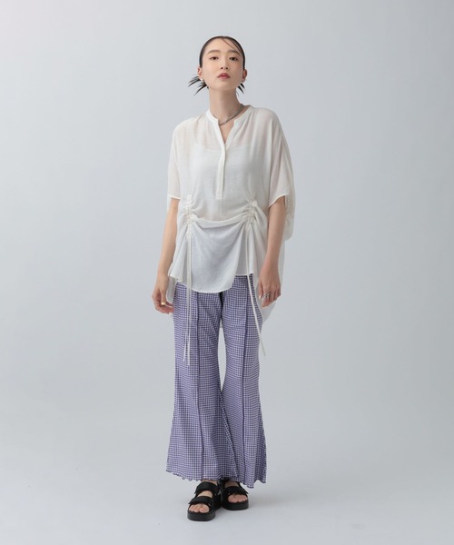 LEPSIM（レプシィム）の「スキッパードロストチュニック　675041（シャツ/ブラウス・レディース・ブラック/イエロー系その他/パープル/アイボリー・FREE）」の20枚目の写真