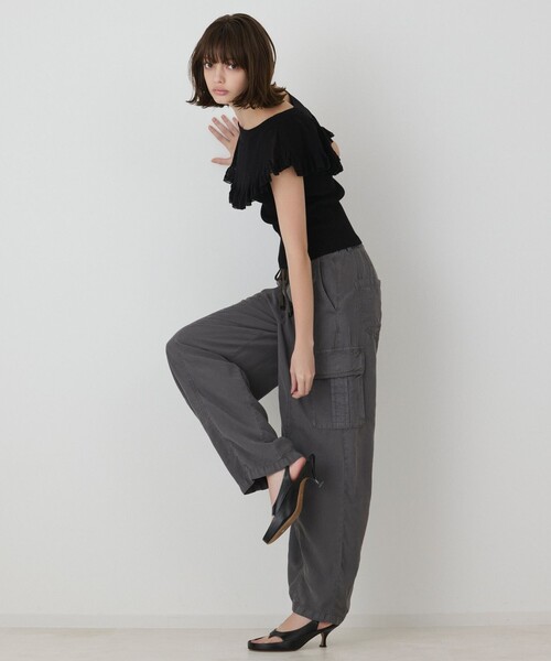 GRACE CONTINENTAL(グレースコンチネンタル)の「ツイルカーゴパンツ(カーゴパンツ・レディース・チャコールグレー/カーキ・38/36)」の15枚目の写真