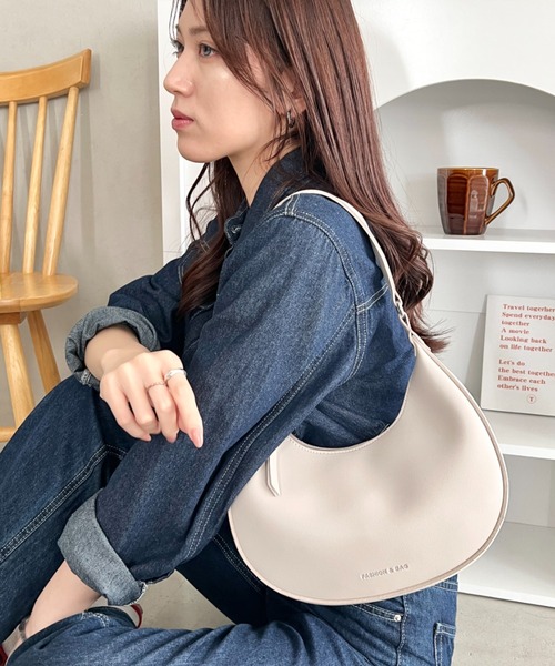 wears(ウェアーズ)の「ハーフムーンショルダーバッグ ワンハンドルハンドバッグ(ハンドバッグ・レディース・アイボリー/グレイッシュベージュ/ブラック・FREE)」の3枚目の写真