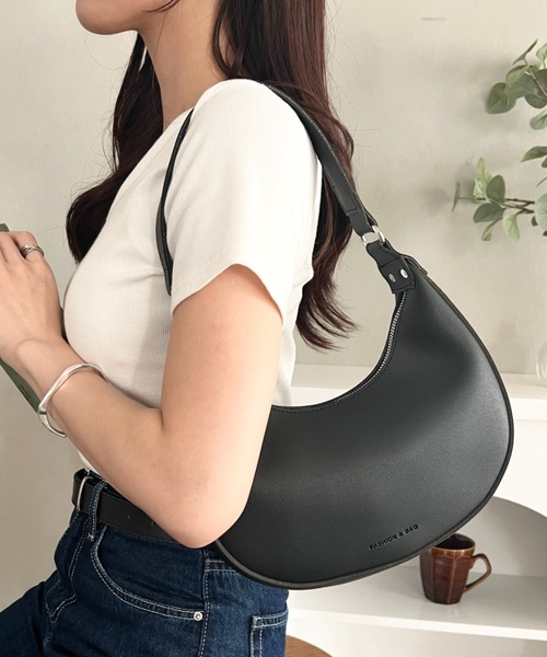 wears(ウェアーズ)の「ハーフムーンショルダーバッグ ワンハンドルハンドバッグ(ハンドバッグ・レディース・アイボリー/グレイッシュベージュ/ブラック・FREE)」の6枚目の写真