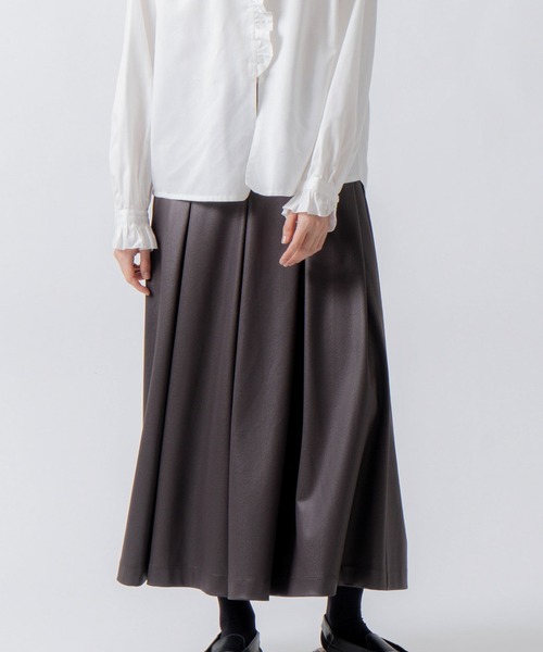 WHYTO.(ホワイト)の「「WHYTO. / ホワイト」leather like pleats pants(その他パンツ・レディース・ブラウン/ブラック・36/38)」の2枚目の写真