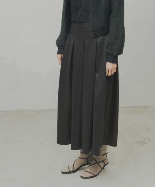 WHYTO.(ホワイト)の「「WHYTO. / ホワイト」leather like pleats pants(その他パンツ・レディース・ブラウン/ブラック・36/38)」の4枚目の写真