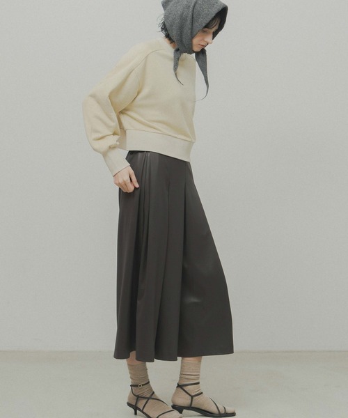 WHYTO.(ホワイト)の「「WHYTO. / ホワイト」leather like pleats pants(その他パンツ・レディース・ブラウン/ブラック・36/38)」の13枚目の写真