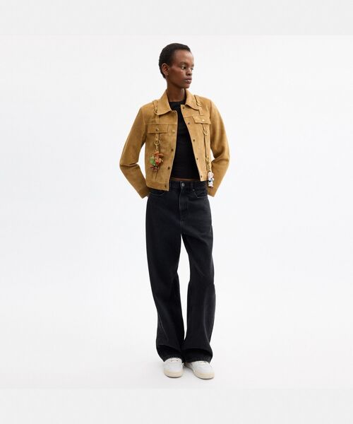 COACH(コーチ)の「【COACH | BRAIN DEAD】スエード ストラップ ジャケット(その他アウター・レディース・ベージュ系その他・SMALL/X-SMALL/MEDIUM/LARGE)」の2枚目の写真