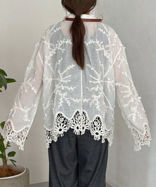 CPCM（シーピーシーエム）の「立体刺繍レースシャツ（シャツ/ブラウス・レディース・ホワイト/アイボリー・FREE）」の6枚目の写真