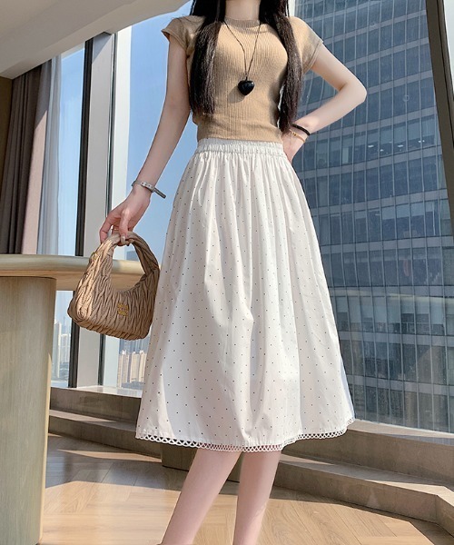 AMAJI(アマジ)の「レース切替 ドット柄 Aライン ミモレ丈 スカート(スカート・レディース・ホワイト/ブラック・LARGE/X-LARGE/XX-LARGE)」の4枚目の写真