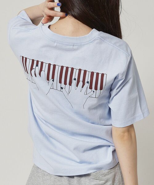 ALL NEW MART(オールニューマート)の「ピアノ グラフィックTシャツ(Tシャツ/カットソー・レディース・ライトブルー/ホワイト/ライトグレー・00)」の15枚目の写真