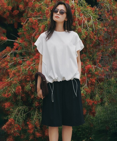 UNFILO(アンフィーロ)の「プレーティング フレアスリーブ Tシャツ(Tシャツ/カットソー・レディース・ホワイト系/ブラック系/グリーン系/ダークブラウン系/ベージュ系・X-LARGE)」の6枚目の写真