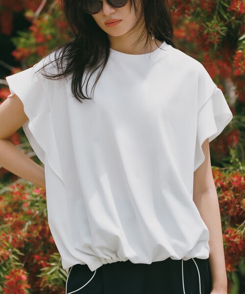 UNFILO(アンフィーロ)の「プレーティング フレアスリーブ Tシャツ(Tシャツ/カットソー・レディース・ホワイト系/ブラック系/グリーン系/ダークブラウン系/ベージュ系・X-LARGE)」の7枚目の写真