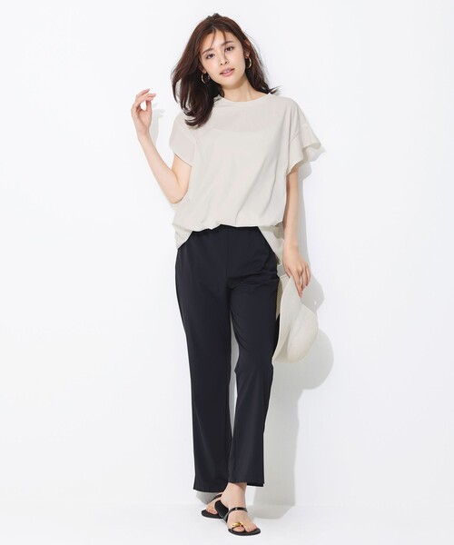 UNFILO(アンフィーロ)の「プレーティング フレアスリーブ Tシャツ(Tシャツ/カットソー・レディース・ホワイト系/ブラック系/グリーン系/ダークブラウン系/ベージュ系・X-LARGE)」の8枚目の写真