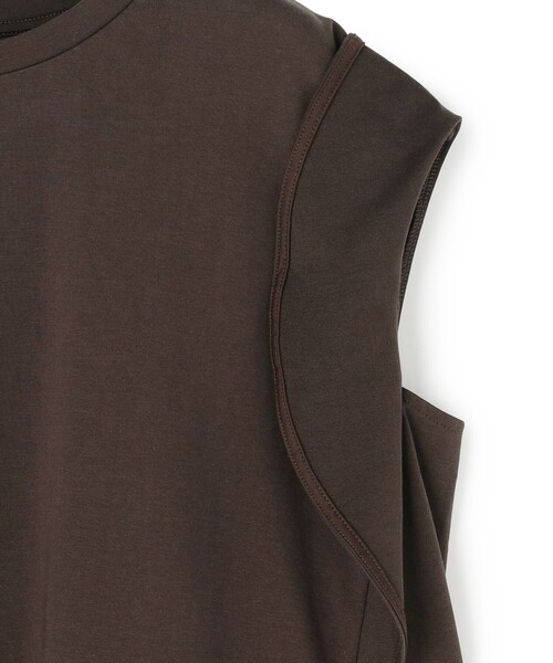 UNFILO(アンフィーロ)の「プレーティング フレアスリーブ Tシャツ(Tシャツ/カットソー・レディース・ホワイト系/ブラック系/グリーン系/ダークブラウン系/ベージュ系・X-LARGE)」の15枚目の写真
