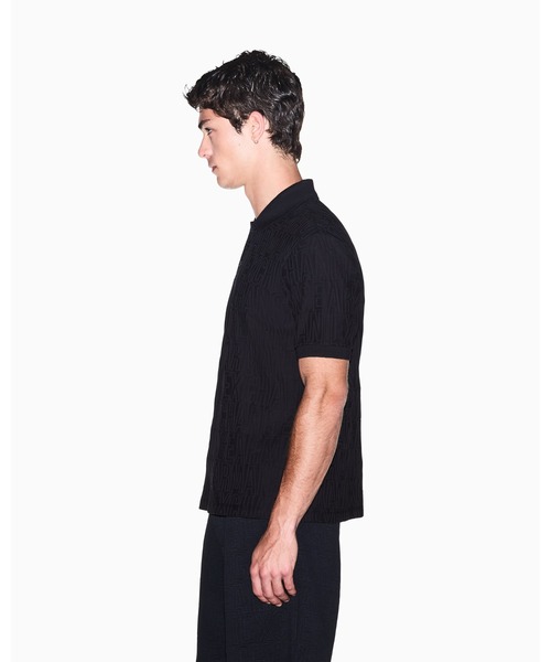 ARMANI EXCHANGE（アルマーニエクスチェンジ）の「【A|X アルマーニ エクスチェンジ】オールオーバージャカードロゴ レギュラーフィット 半袖ポロシャツ/REGULAR（ZOZO限定カラー含）（ポロシャツ・メンズ・オフホワイト/ブラック・X-SMALL/X-LARGE/SMALL/MEDIUM/LARGE）」の4枚目の写真