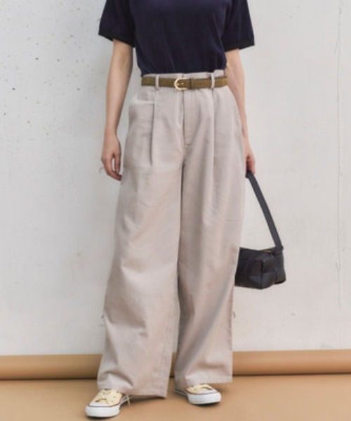 Doux archives（ドゥアルシーヴ）の「コーデュロイタックパンツ（その他パンツ・レディース・レッド/モカ/グレイッシュベージュ・36/38）」の2枚目の写真