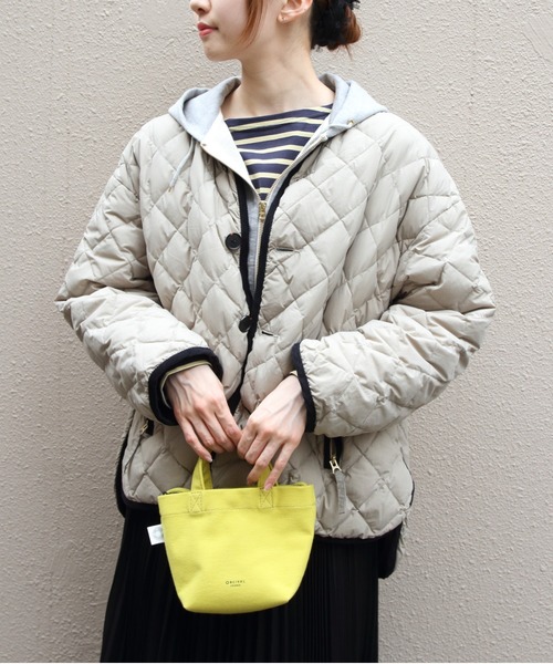 GYMPHLEX（ジムフレックス）の「Gymphlex/ジムフレックス　キルトダウンカラーレスジャケット　QUILT DOWN COLLARLESS JACKET　GY-A0431 NYM（ダウンジャケット/コート・レディース・グレイッシュベージュ/ブラック・14）」の6枚目の写真