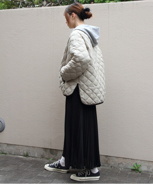 GYMPHLEX（ジムフレックス）の「Gymphlex/ジムフレックス　キルトダウンカラーレスジャケット　QUILT DOWN COLLARLESS JACKET　GY-A0431 NYM（ダウンジャケット/コート・レディース・グレイッシュベージュ/ブラック・14）」の12枚目の写真