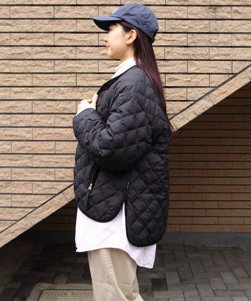 GYMPHLEX（ジムフレックス）の「Gymphlex/ジムフレックス　キルトダウンカラーレスジャケット　QUILT DOWN COLLARLESS JACKET　GY-A0431 NYM（ダウンジャケット/コート・レディース・グレイッシュベージュ/ブラック・14）」の15枚目の写真