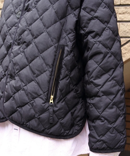 GYMPHLEX（ジムフレックス）の「Gymphlex/ジムフレックス　キルトダウンカラーレスジャケット　QUILT DOWN COLLARLESS JACKET　GY-A0431 NYM（ダウンジャケット/コート・レディース・グレイッシュベージュ/ブラック・14）」の3枚目の写真